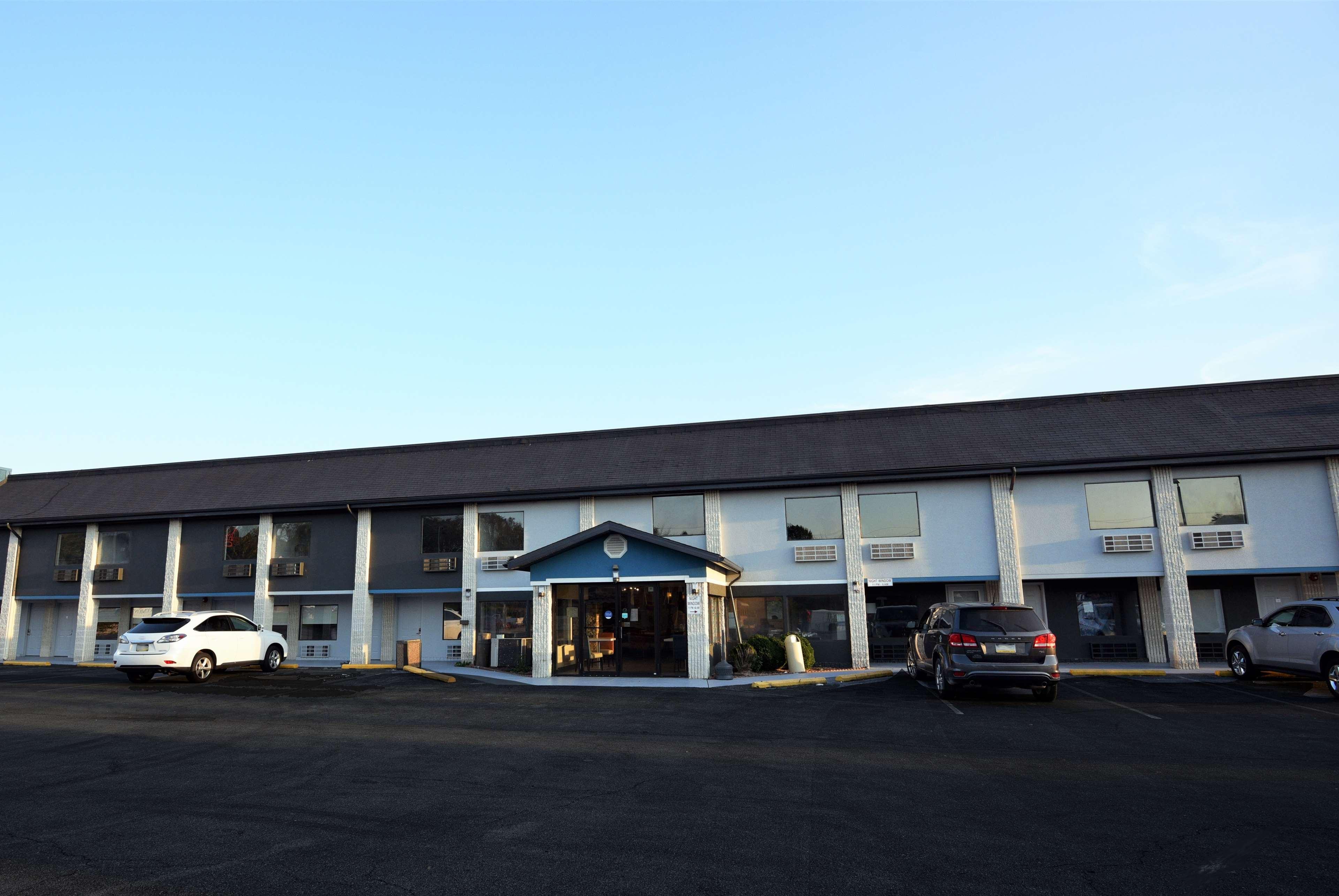 Baymont By Wyndham Pine Grove I-81 Hotel Eksteriør billede